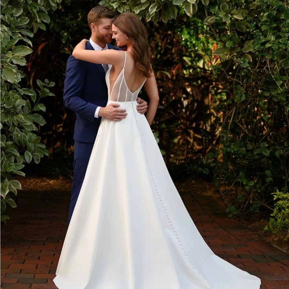 Essence of Australia Wedding Dress